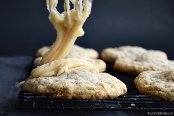 icing an Oatmeal date cookie