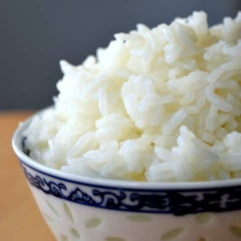 a side view of a fluffy bowl of white rice
