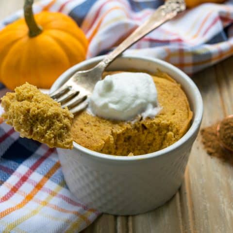 Healthy Pumpkin Mug Muffin (single serve) - this microwavable clean eating is ready to eat in 5 minutes