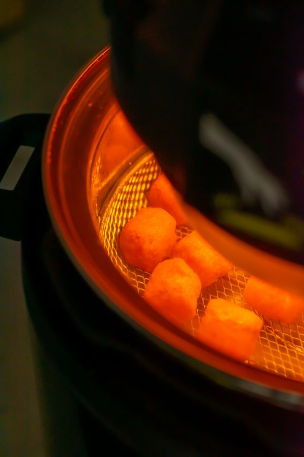 see through the lid to see how your food is cooking
