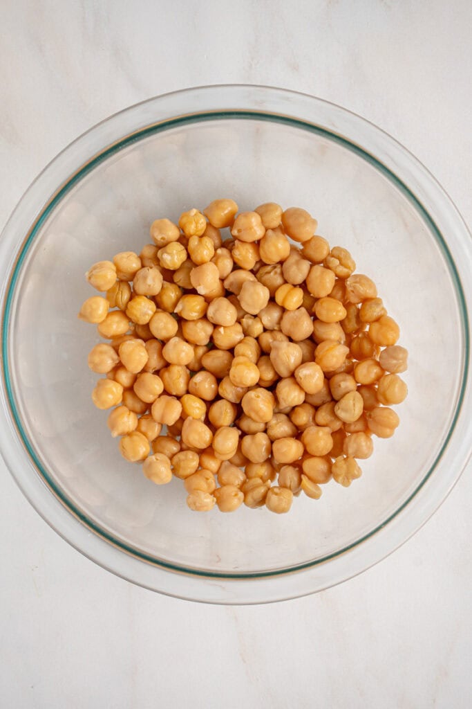 A bowl of chickpeas.